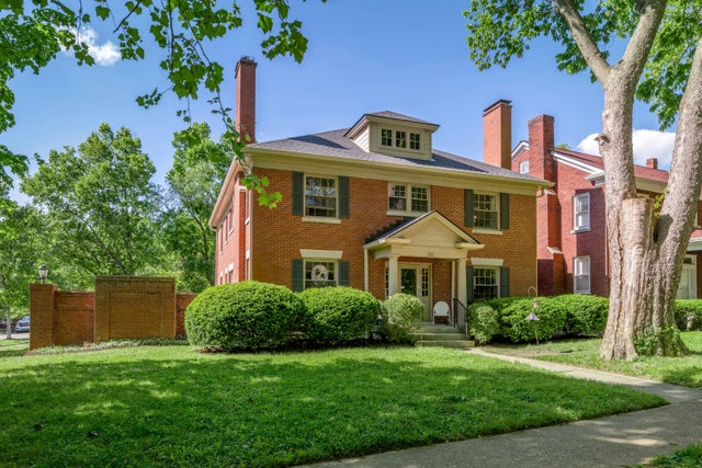137 Sycamore Road, Lexington